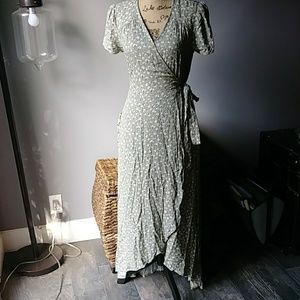 Universal Threads Wrap Dress